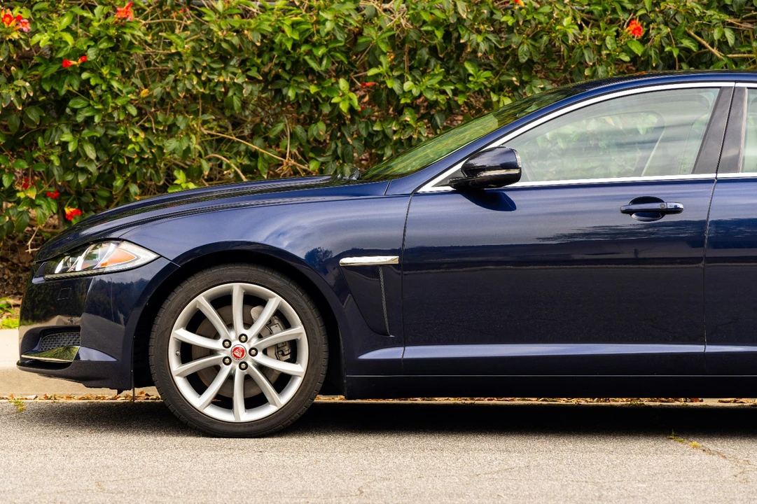 2017 Jaguar X260 XF - Image 8 of 21