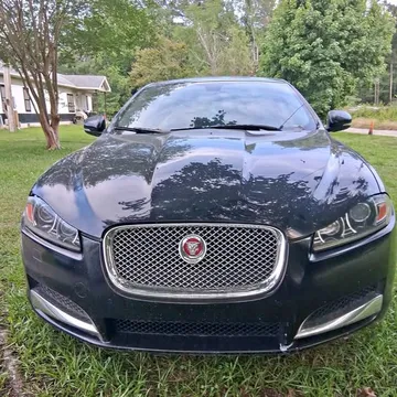 2015 Jaguar XF Luxury Sedan 4D
