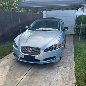 2015 Jaguar XF Luxury Sedan 4D