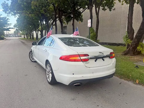 2015 Jaguar XF Luxury Sedan 4D