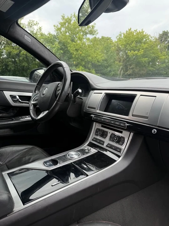 2015 Jaguar X250 XF - Image 2 of 5