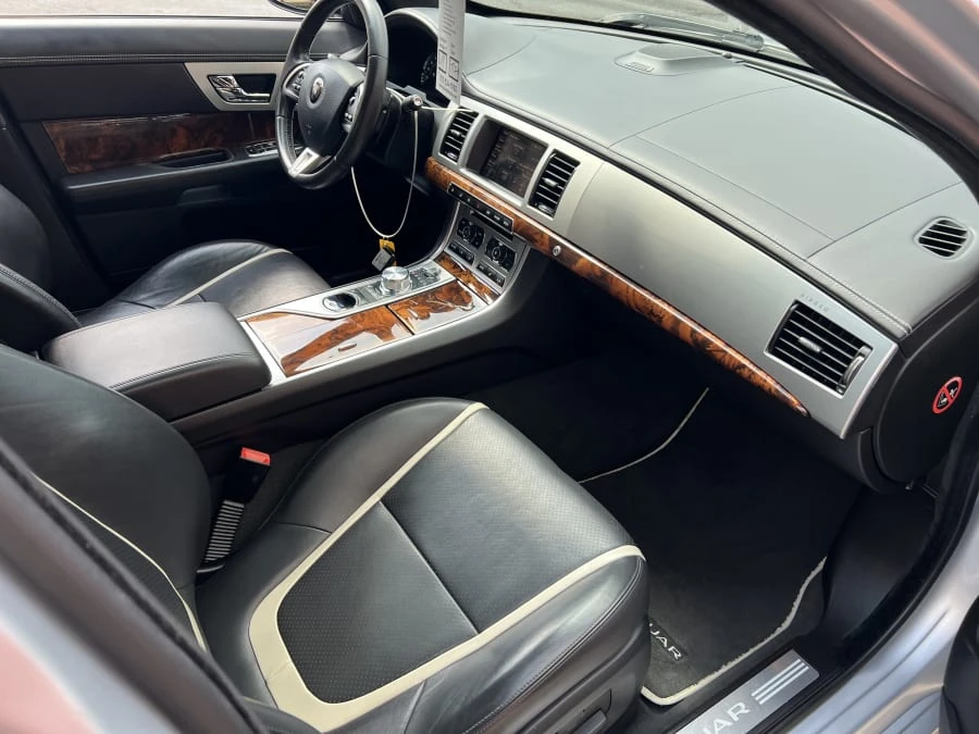 2015 Jaguar X250 XF - Image 6 of 9