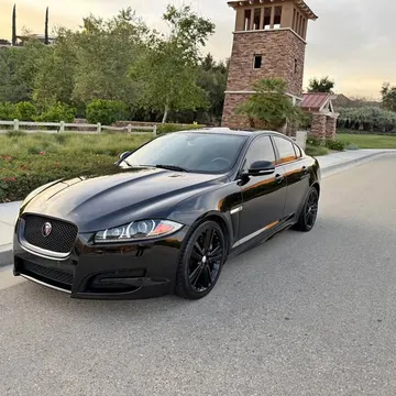 2015 Jaguar XF Premium Luxury