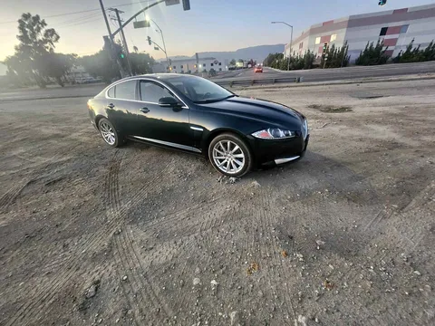 2015 Jaguar XF Premium Luxury Sedan 4D