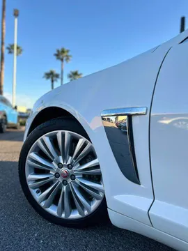 2015 Jaguar XF Premium Sedan