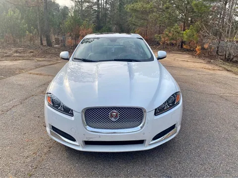 2015 Jaguar XF Premium Sedan