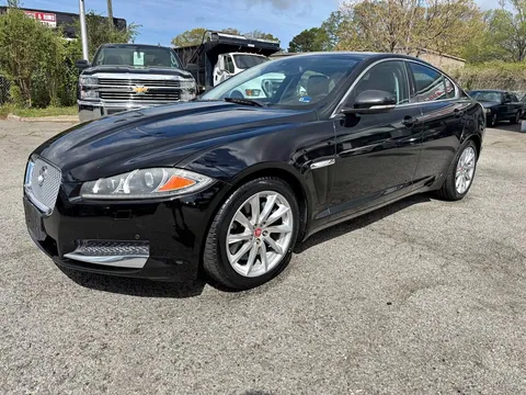 2015 Jaguar XF Premium Sedan