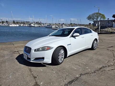 2015 Jaguar XF Premium Sedan