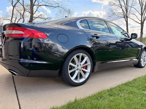 2015 Jaguar XF Premium Sedan