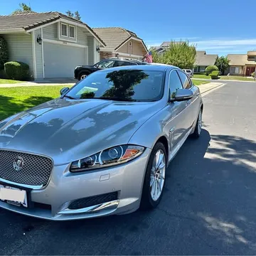 2015 Jaguar XF Premium Sedan 4D
