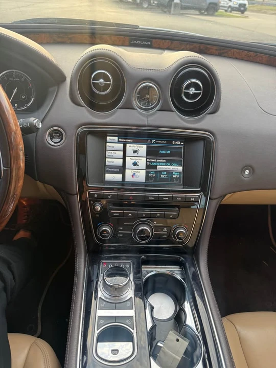 2015 Jaguar X351 XJ - Image 10 of 11