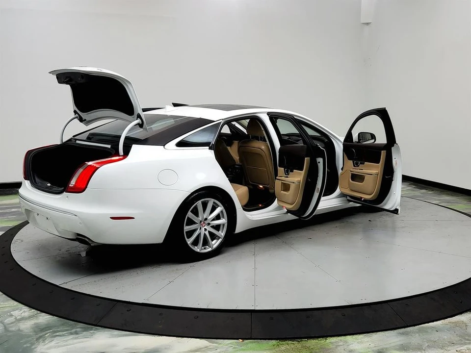 2015 Jaguar X351 XJ - Image 11 of 21