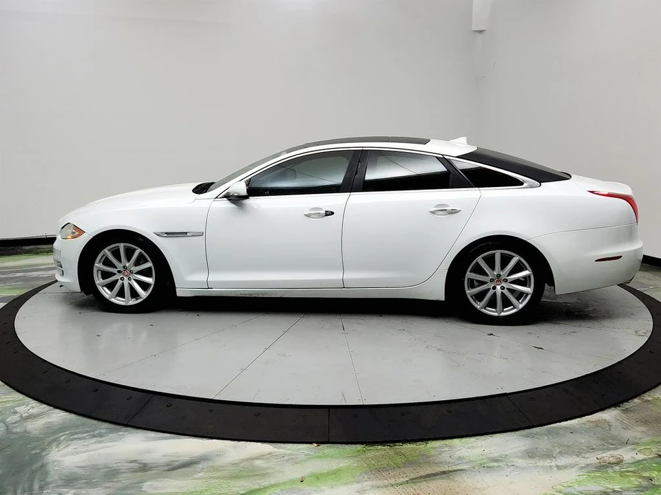 2015 Jaguar X351 XJ - Image 8 of 21