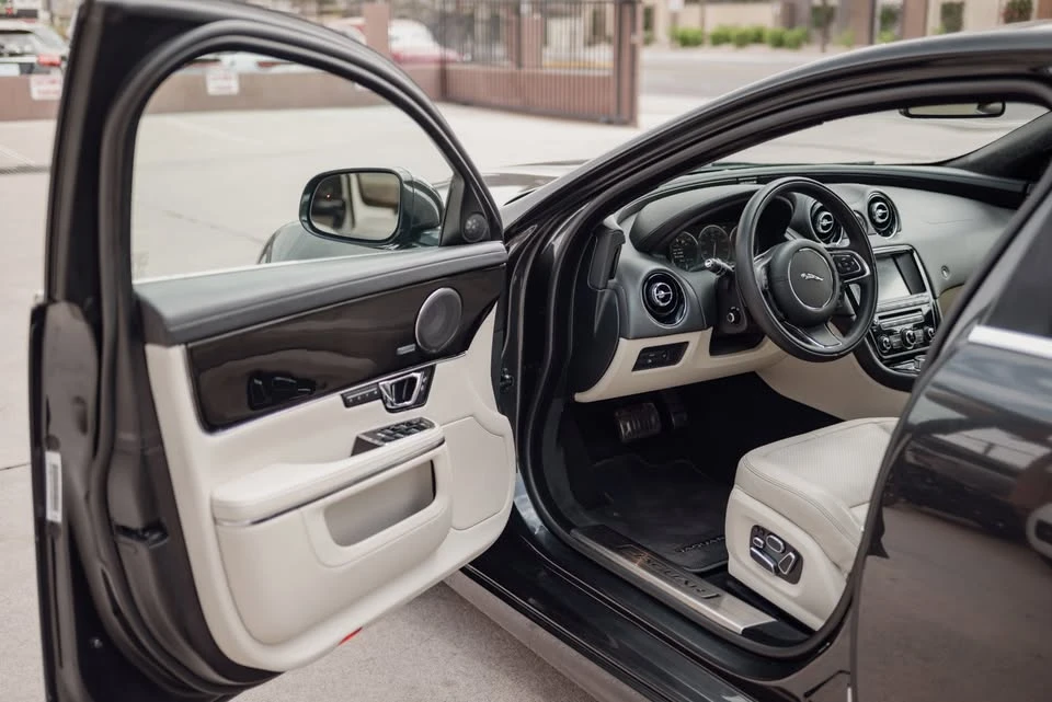 2015 Jaguar X351 XJ - Image 6 of 18