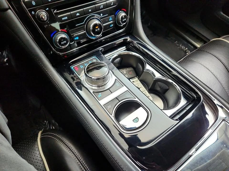 2015 Jaguar X351 XJ - Image 19 of 20