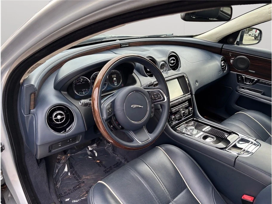 2015 Jaguar X351 XJ - Image 6 of 21