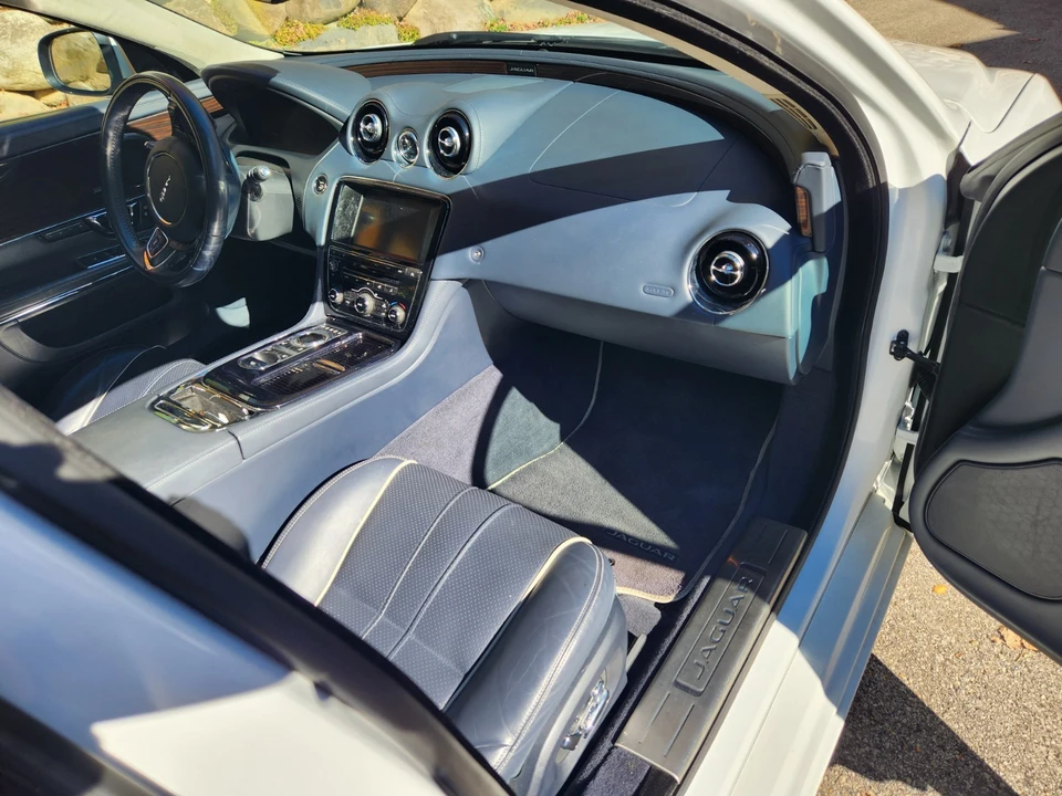 2015 Jaguar X351 XJ - Image 14 of 21