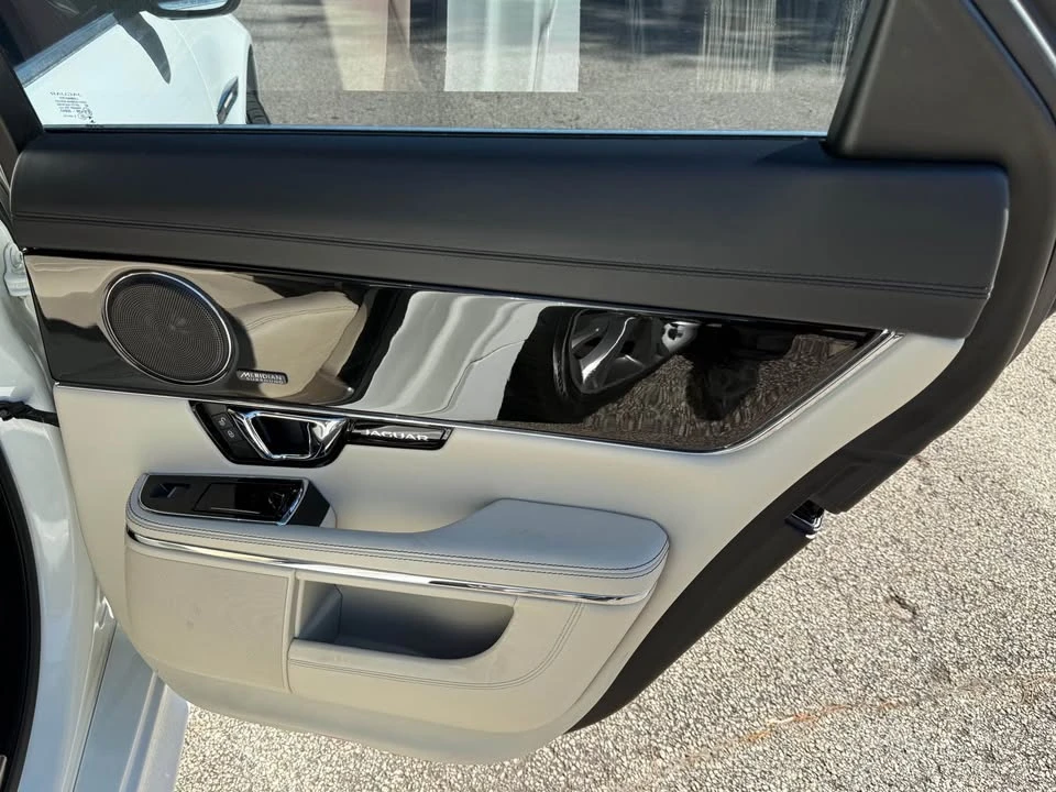 2015 Jaguar X351 XJ - Image 14 of 19