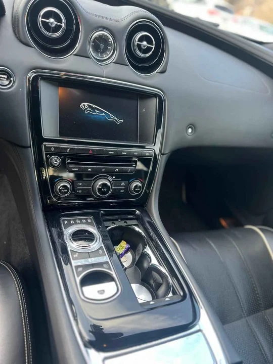 2015 Jaguar X351 XJ - Image 9 of 12
