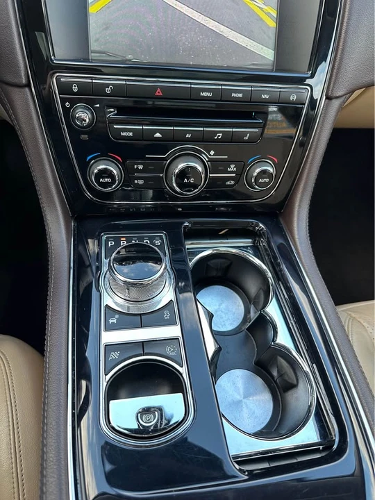 2015 Jaguar X351 XJ - Image 16 of 20