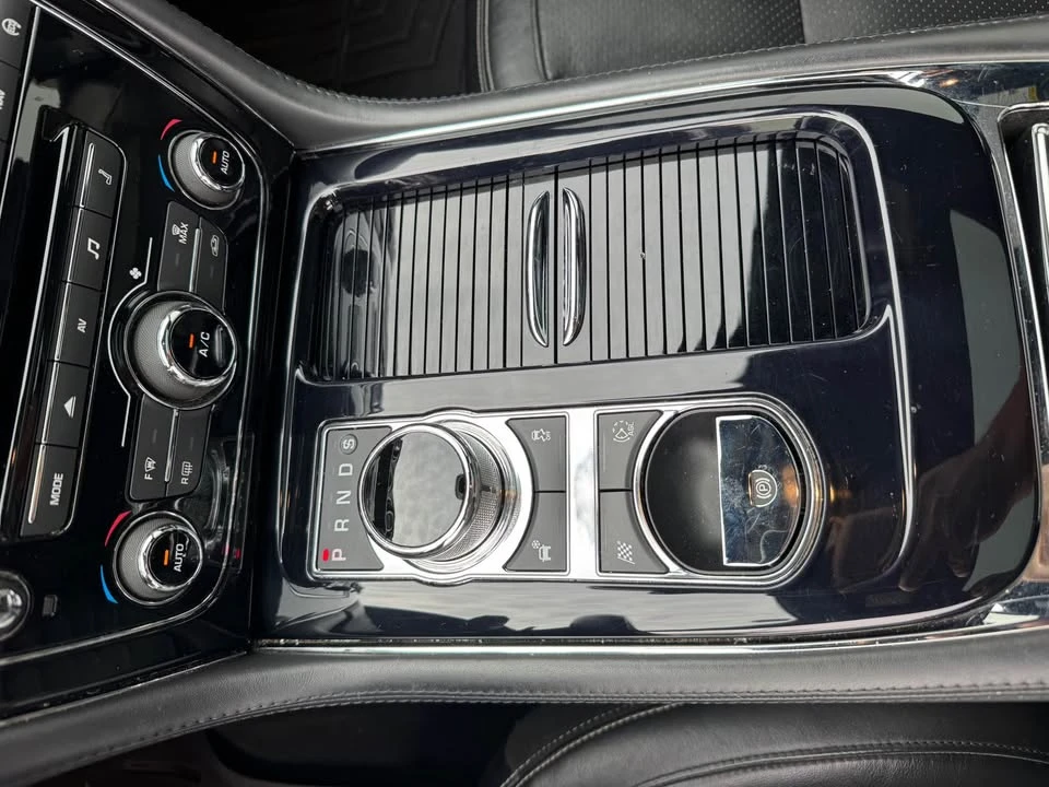 2015 Jaguar X351 XJ - Image 13 of 17