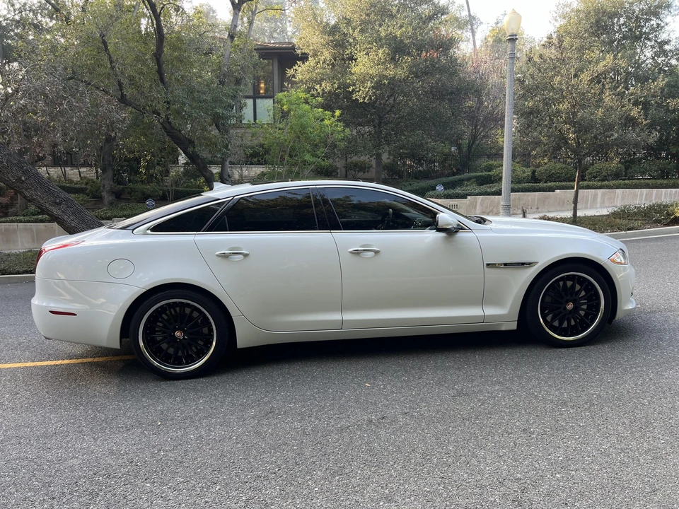 2015 Jaguar X351 XJR - Image 9 of 31