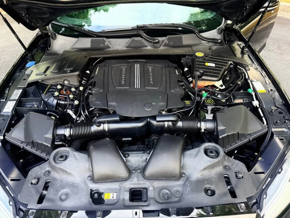 2015 Jaguar X351 XJR - Image 9 of 20