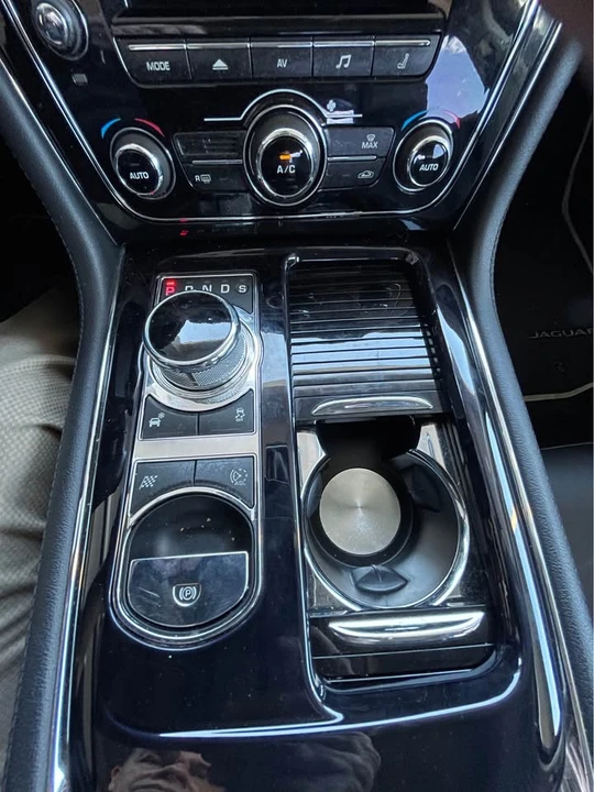 2015 Jaguar X351 XJ - Image 10 of 12