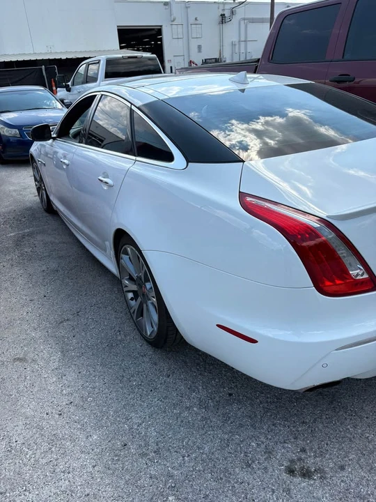 2015 Jaguar X351 XJ - Image 9 of 10