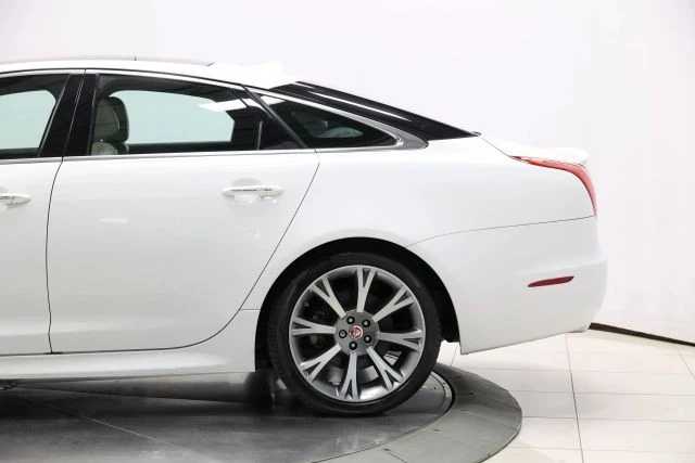 2015 Jaguar X351 XJ - Image 8 of 21