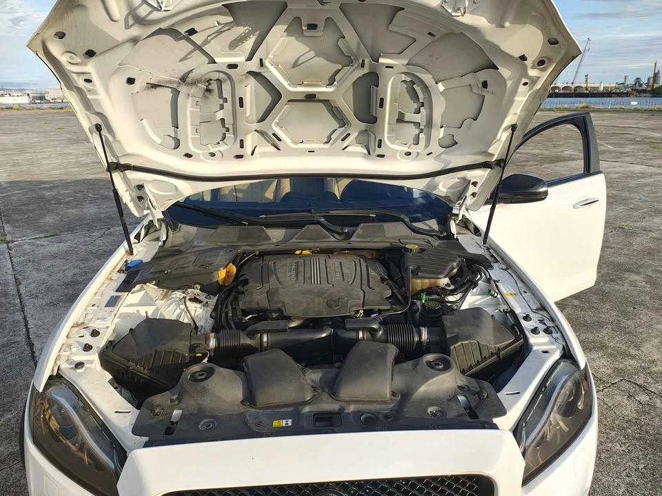 2015 Jaguar X351 XJ - Image 8 of 13