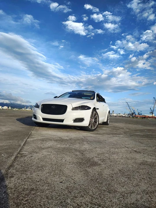 2015 Jaguar X351 XJ - Image 2 of 13