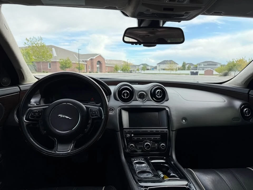 2015 Jaguar X351 XJ - Image 9 of 16