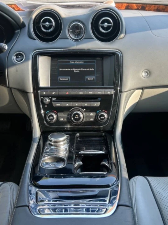 2015 Jaguar X351 XJ - Image 10 of 17