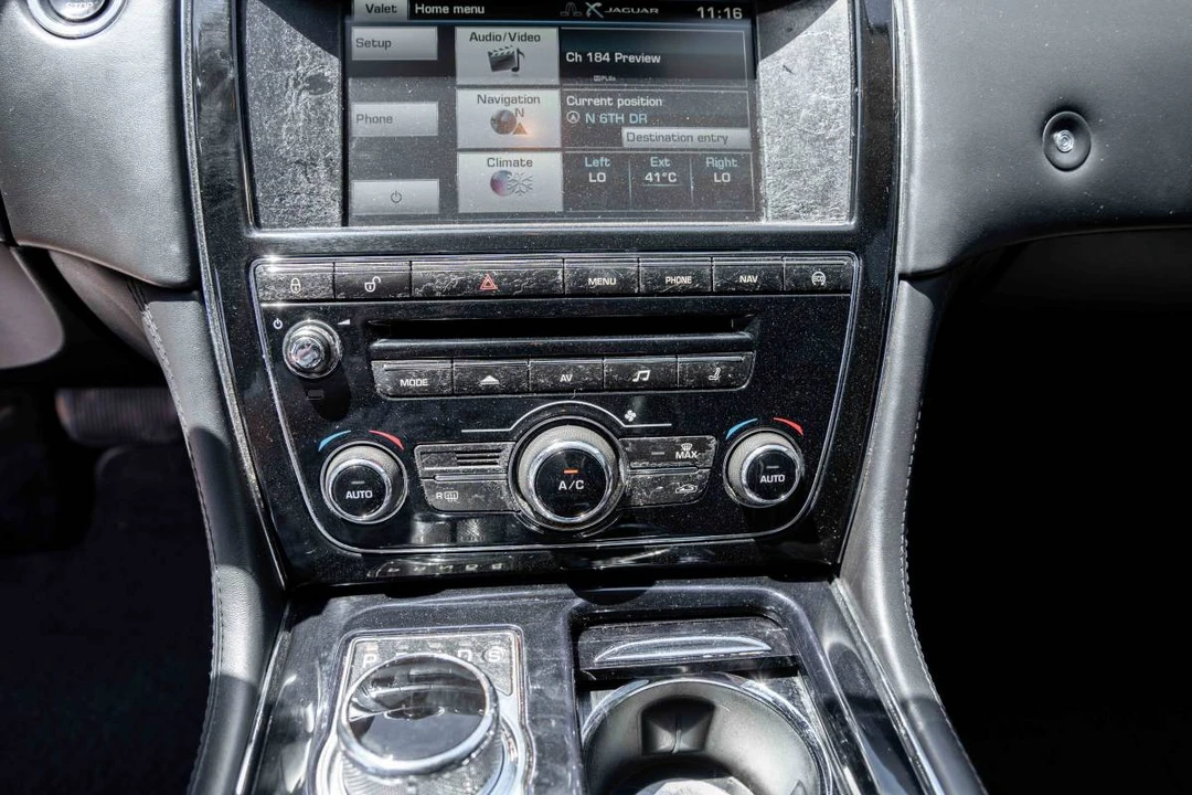 2015 Jaguar X351 XJ - Image 15 of 20