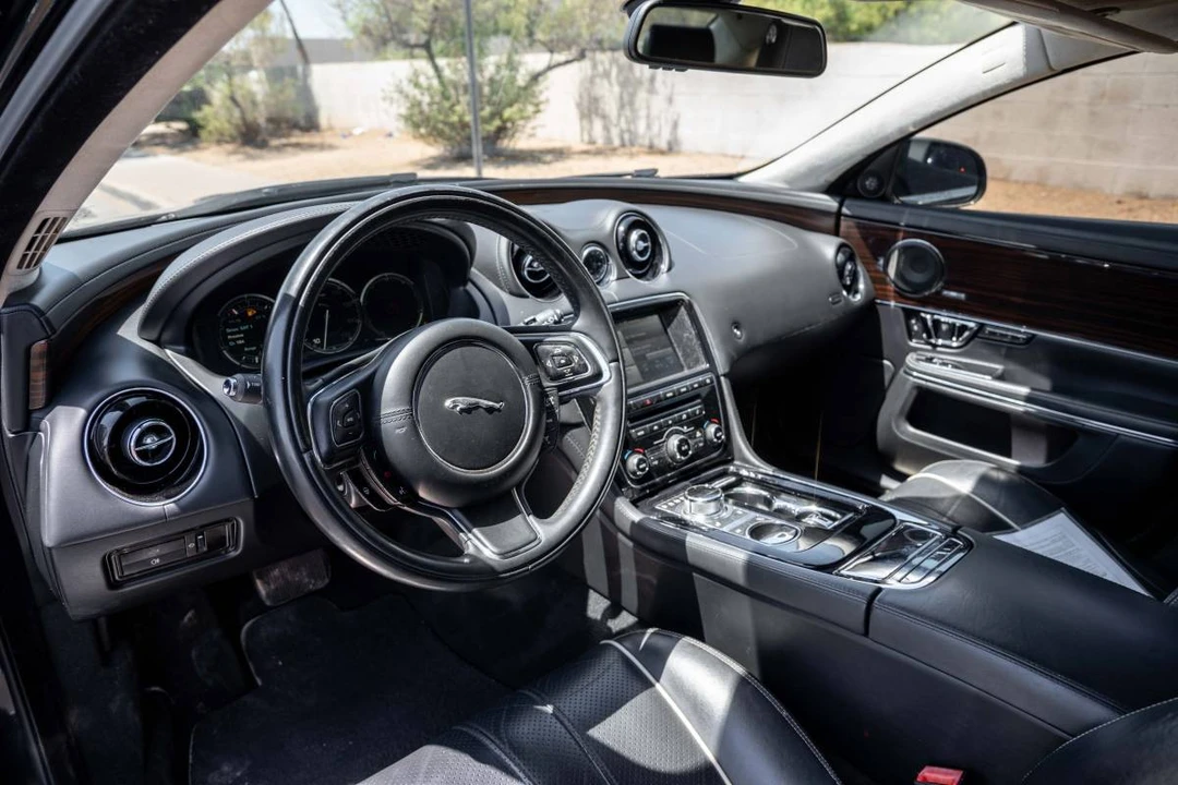 2015 Jaguar X351 XJ - Image 9 of 20