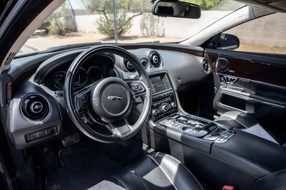 2015 Jaguar X351 XJ - Image 9 of 20