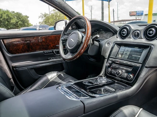 2015 Jaguar X351 XJ - Image 4 of 6