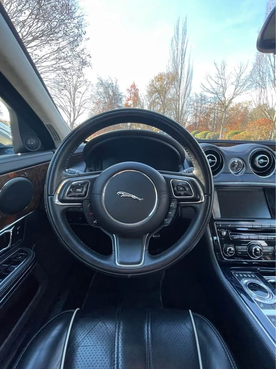 2015 Jaguar X351 XJ - Image 14 of 17