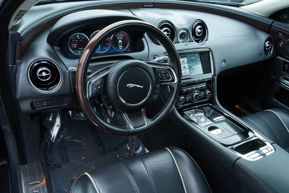 2015 Jaguar X351 XJ - Image 10 of 20