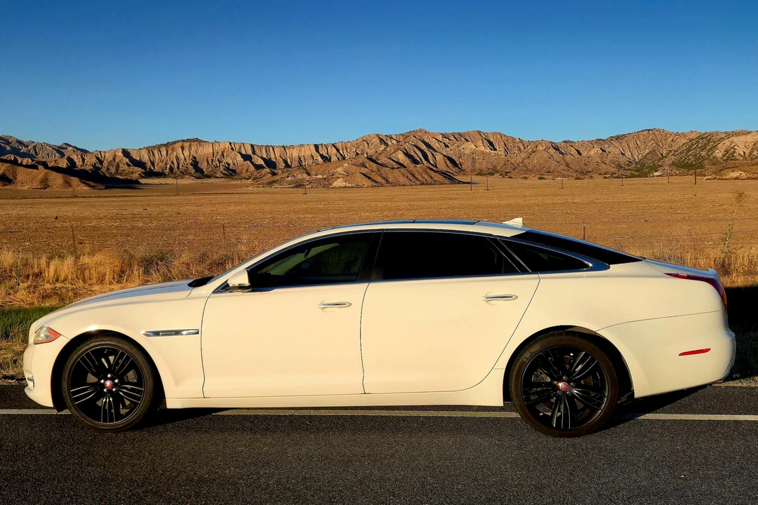2015 Jaguar X351 XJ - Image 3 of 31
