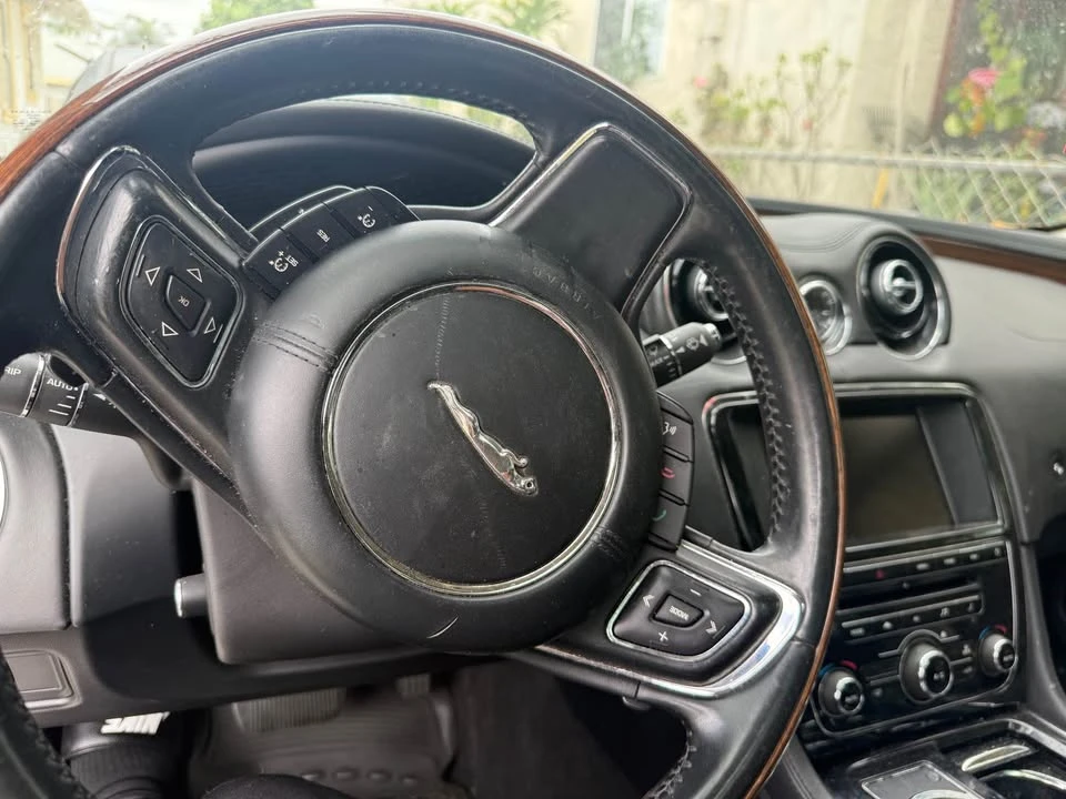 2015 Jaguar X351 XJ - Image 2 of 6