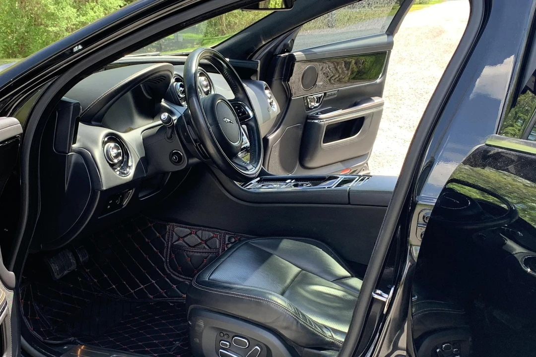 2015 Jaguar X351 XJR - Image 7 of 10