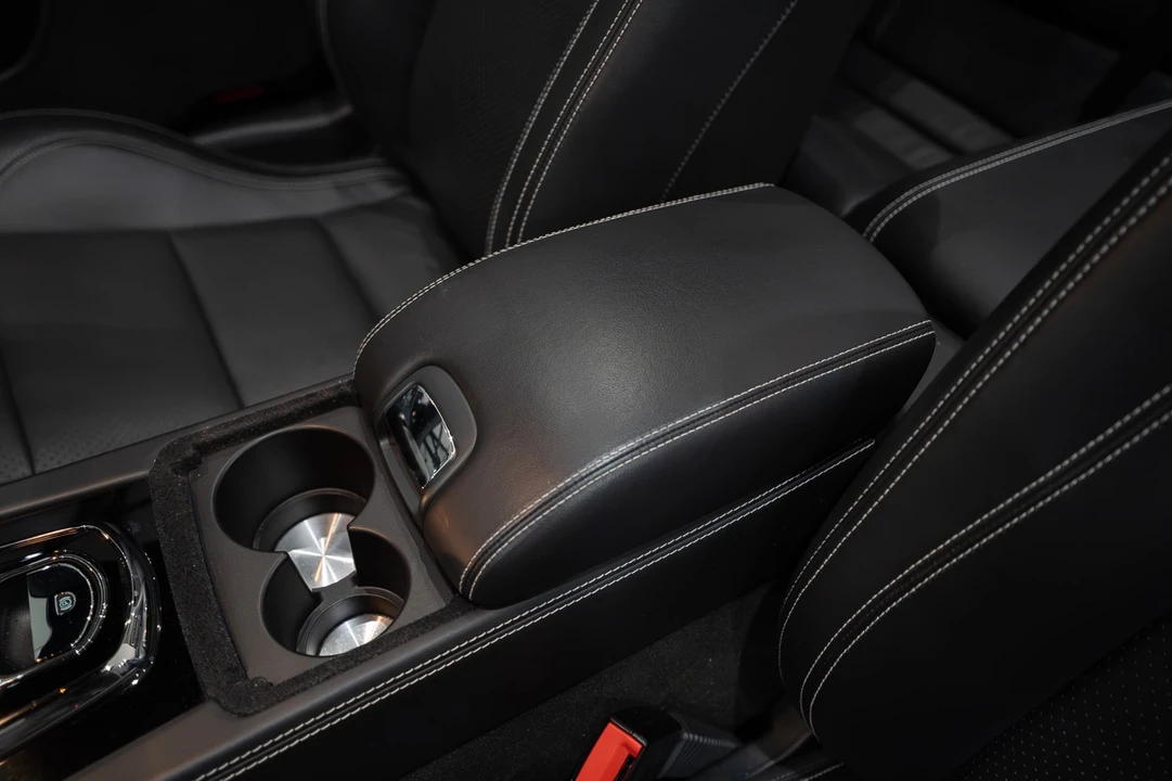 2015 Jaguar X150 XKR - Image 18 of 31