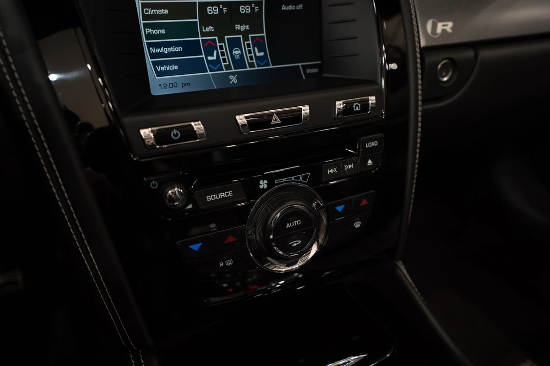 2015 Jaguar X150 XKR - Image 16 of 31
