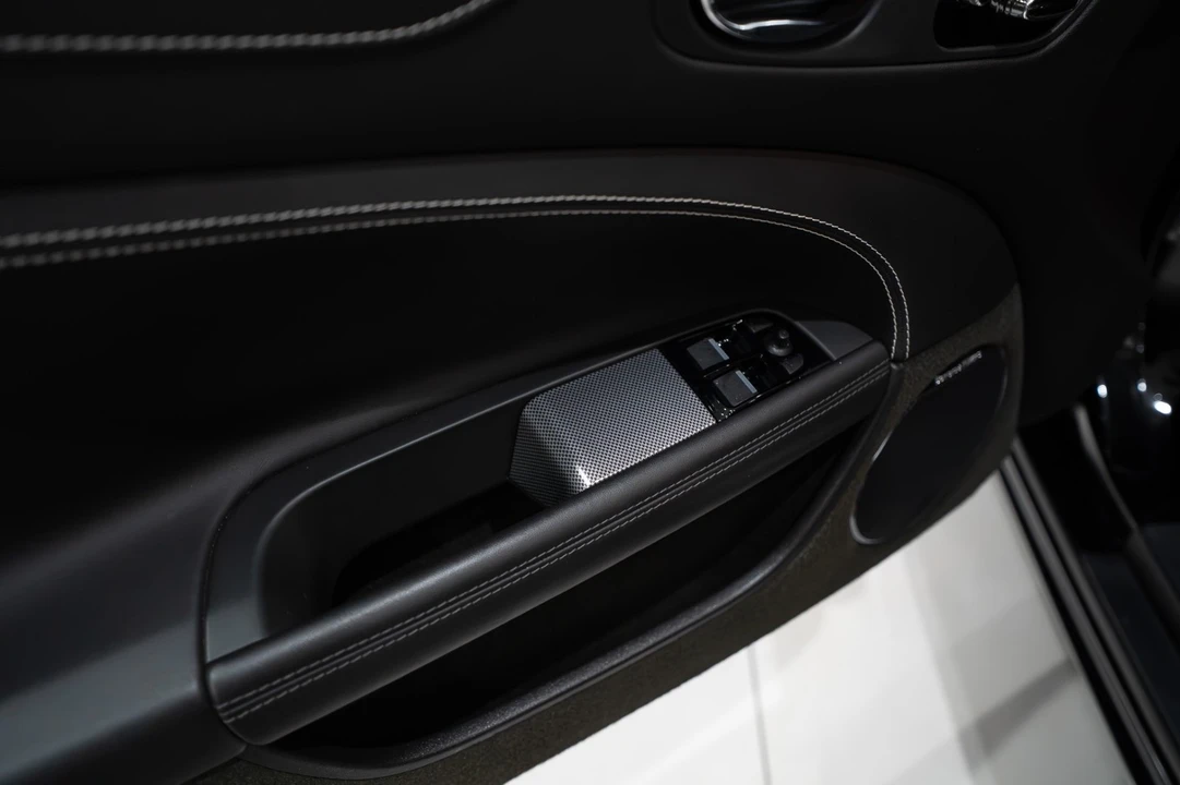 2015 Jaguar X150 XKR - Image 7 of 31