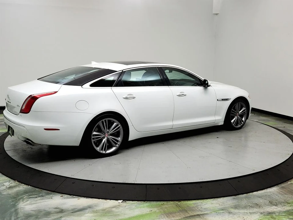2015 Jaguar X351 XJ - Image 5 of 12