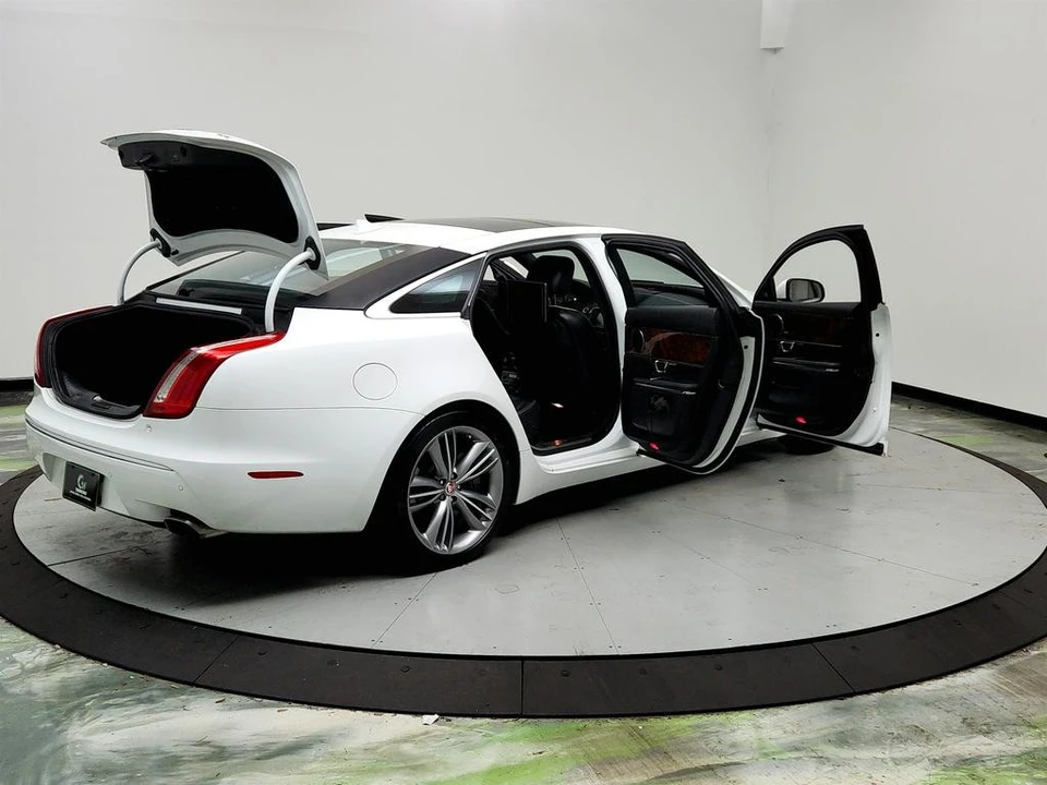 2015 Jaguar X351 XJ - Image 11 of 12
