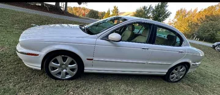 2015 Jaguar X-Type - Image 2 of 6