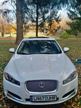 2015 Jaguar XF Premium Luxury